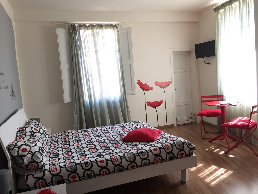 L'Iris B&B Lucca Bagian luar foto
